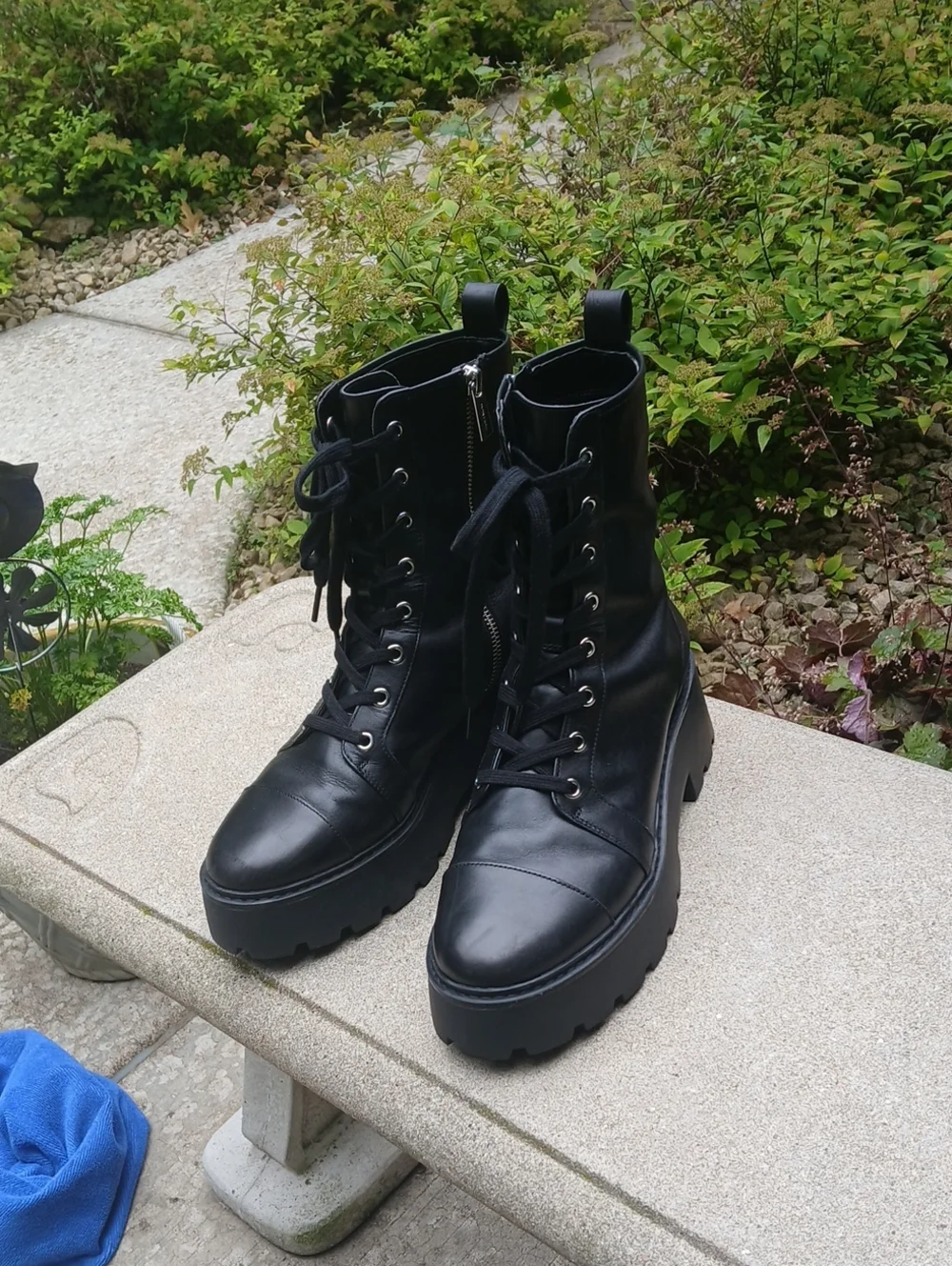 Michael Kors Blake Leather Combat Boots, platform lug-sole boots Sz 9 M
